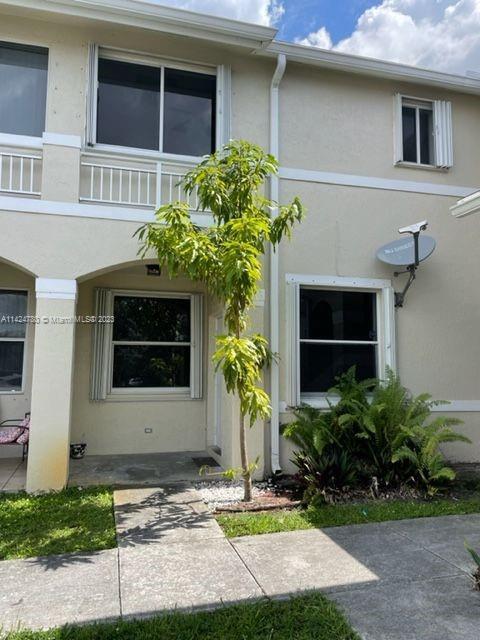 Foto principal - 835 NE 212th Terrace