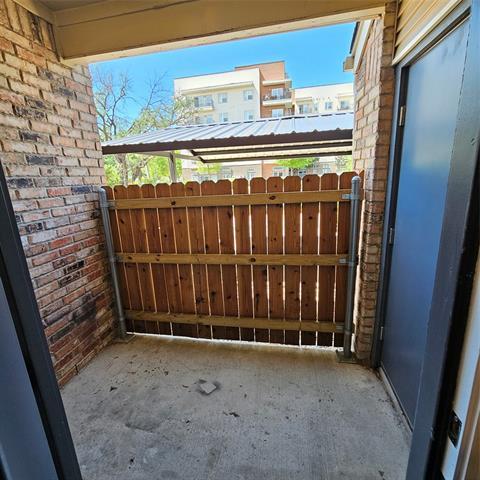 Foto del edificio - 5325 Bent Tree Forest Dr