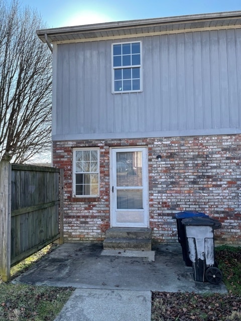 Building Photo - 745 Ridgeview Dr
