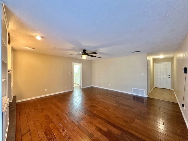 Foto del edificio - Nicely Updated