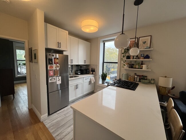 Building Photo - 764 St Johns Pl
