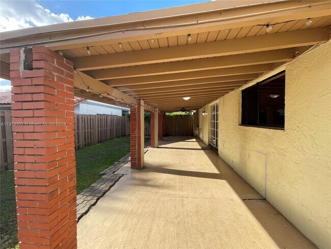 Foto del edificio - 9631 SW 150th Pl