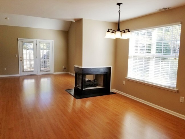 Foto del edificio - 9619 Elizabeth Townes Ln