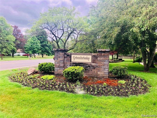 Building Photo - 24830 Glenbrooke Dr