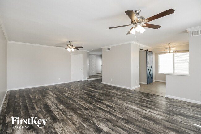 Foto del edificio - 5359 E Elmwood St