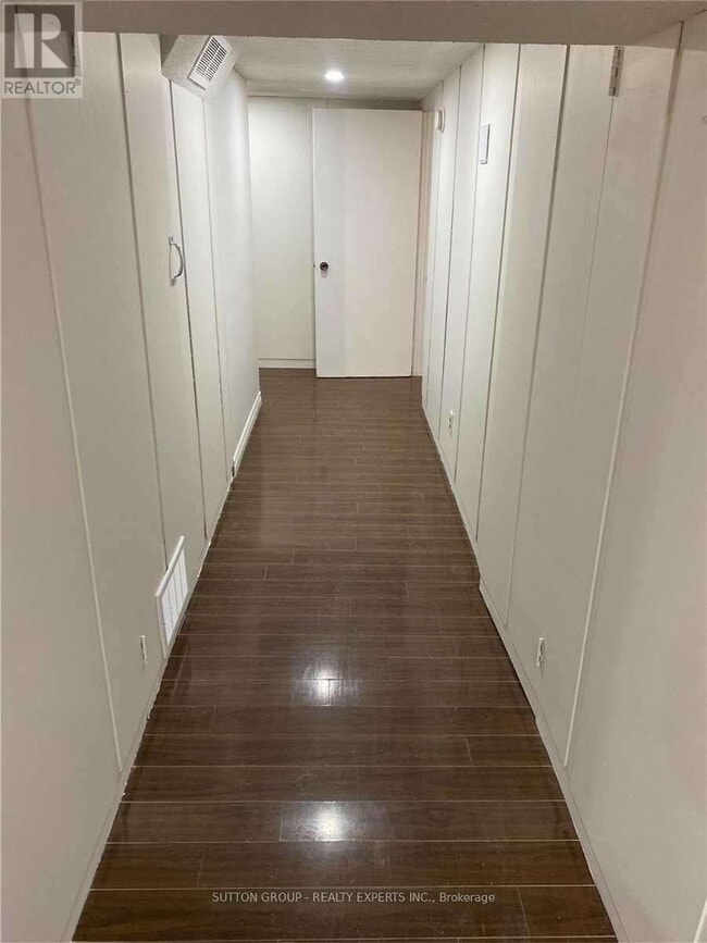 Building Photo - 92 Silverstone Dr