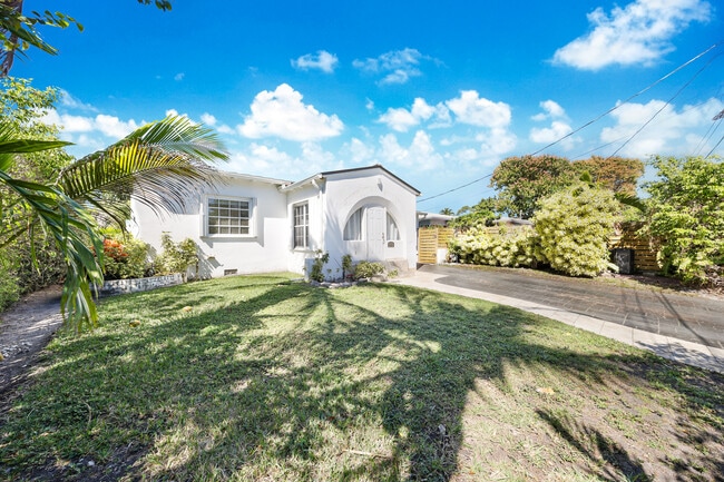 Building Photo - 9056 Emerson Ave