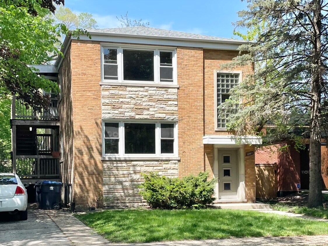 Foto principal - 1107 South Blvd