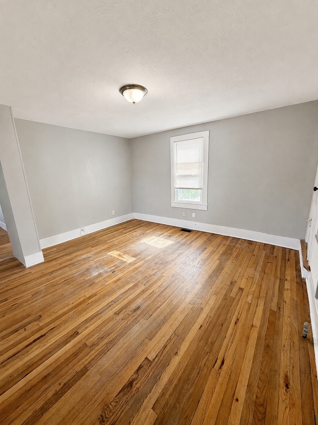 Building Photo - 1512 Bluegrass Ave