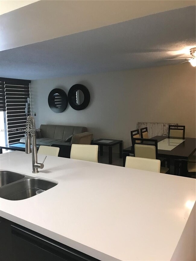 Foto del edificio - 4652 NW 97th Pl