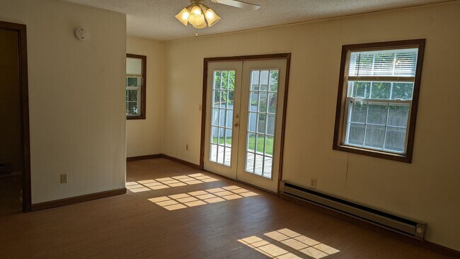 Foto del edificio - 810 Maplepark Dr