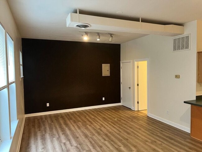 Building Photo - 510 McIntire Rd