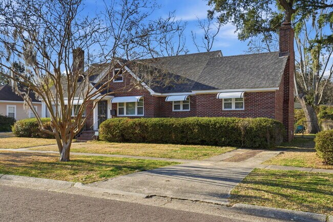 Foto del edificio - 32 Moore Dr