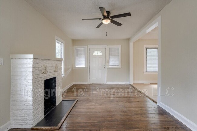 Building Photo - 6212 Walrond Ave