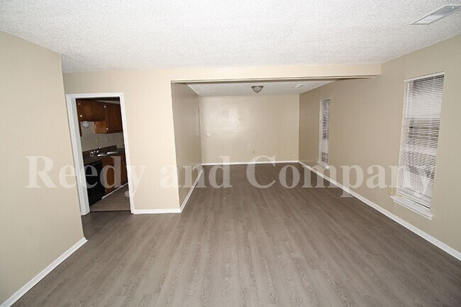 Foto del edificio - 8401 Old Forge Rd