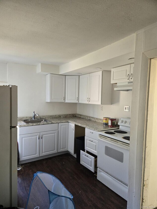 Foto del edificio - 130 Center St