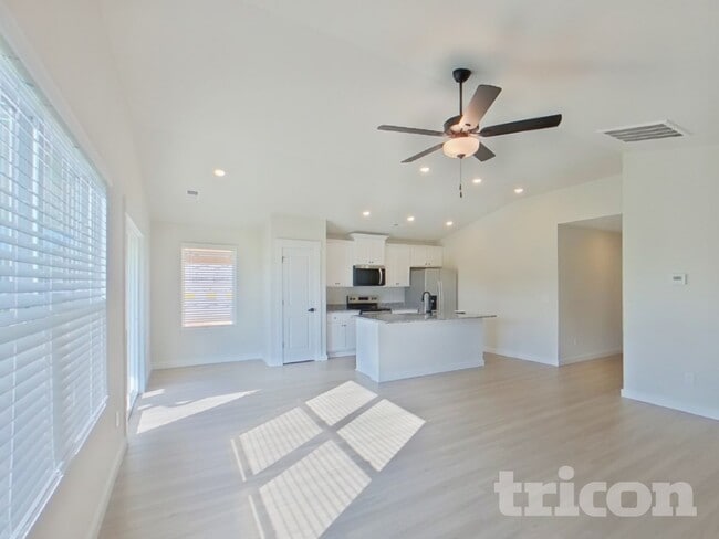 Building Photo - 1225 Crested Iris St