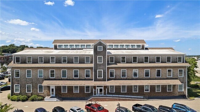 Building Photo - 60 Willow St