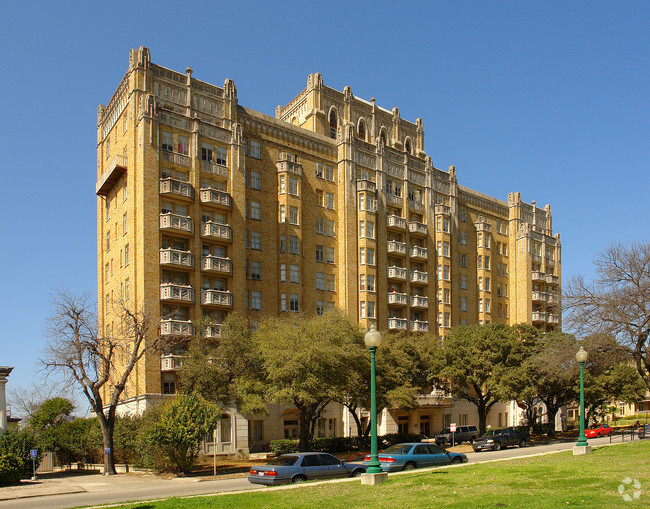 Con vista al Parque Crockett - Aurora Apartments