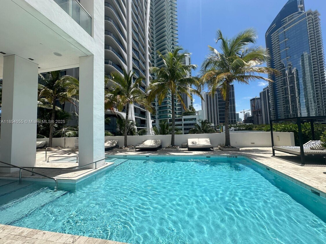 Foto principal - 1040 Biscayne Blvd