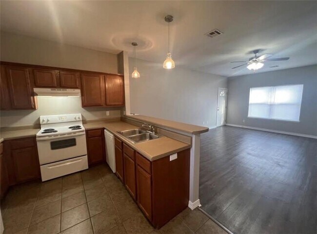 Foto del edificio - 3010 SE J St