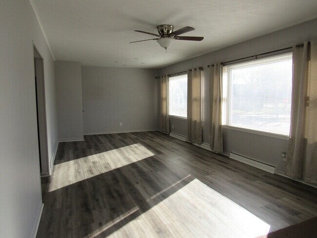 Building Photo - 540 Holmes St