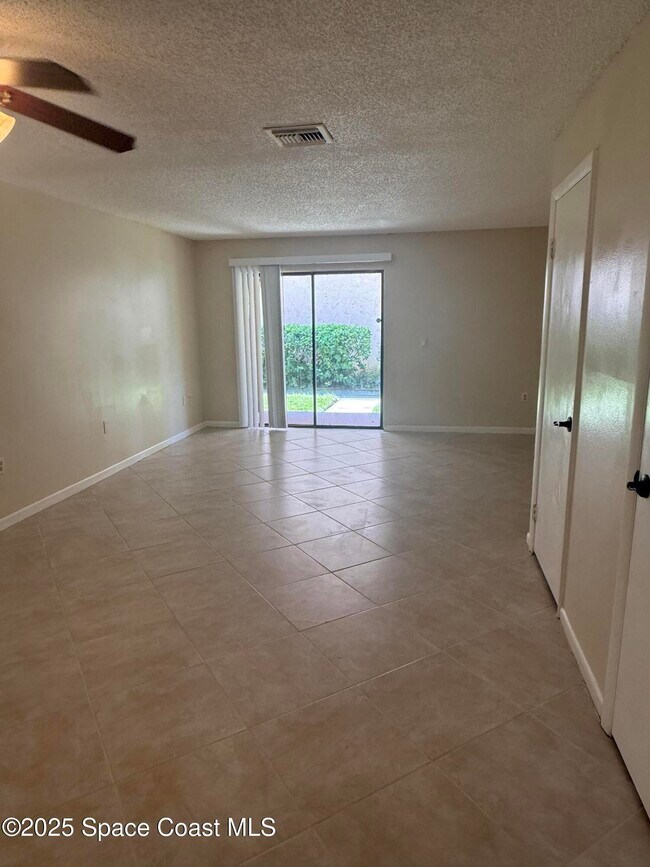 Building Photo - 124 San Juan Cir