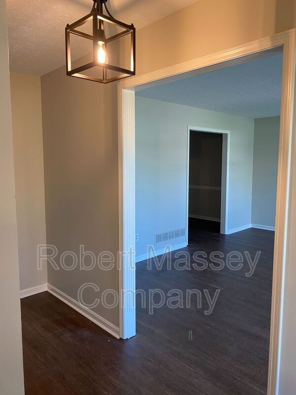 Foto del edificio - 6802 Penwern Ct