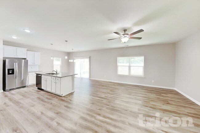 Foto del edificio - 205 Spring Knoll Dr