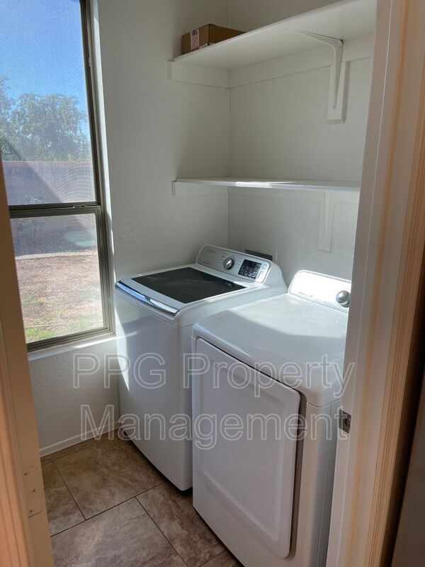 Foto del edificio - 17065 W Marconi Ave