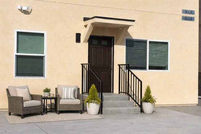 Building Photo - 11040 Genesta Ave