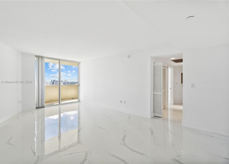 Photo - 19501 W Country Club Dr