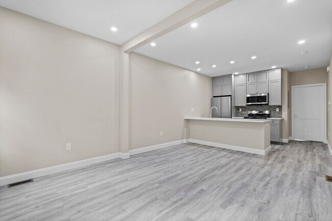 Foto del edificio - 769 E 6th St