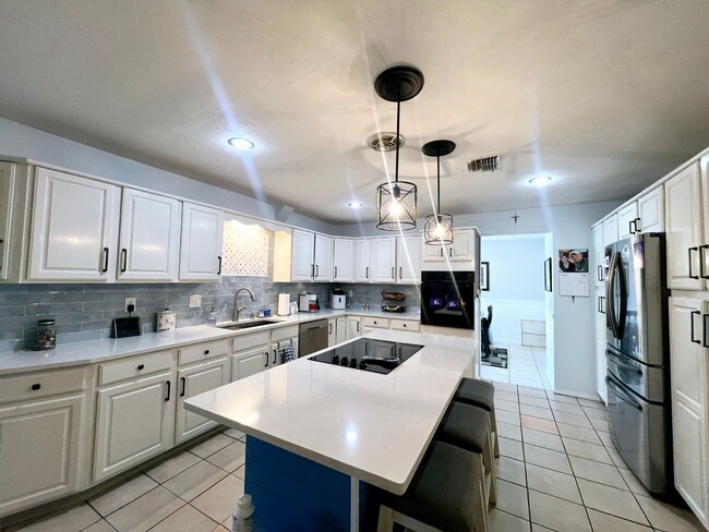 Foto del edificio - 4 Bedroom 3 Bath POOL HOME in Port Orange ...