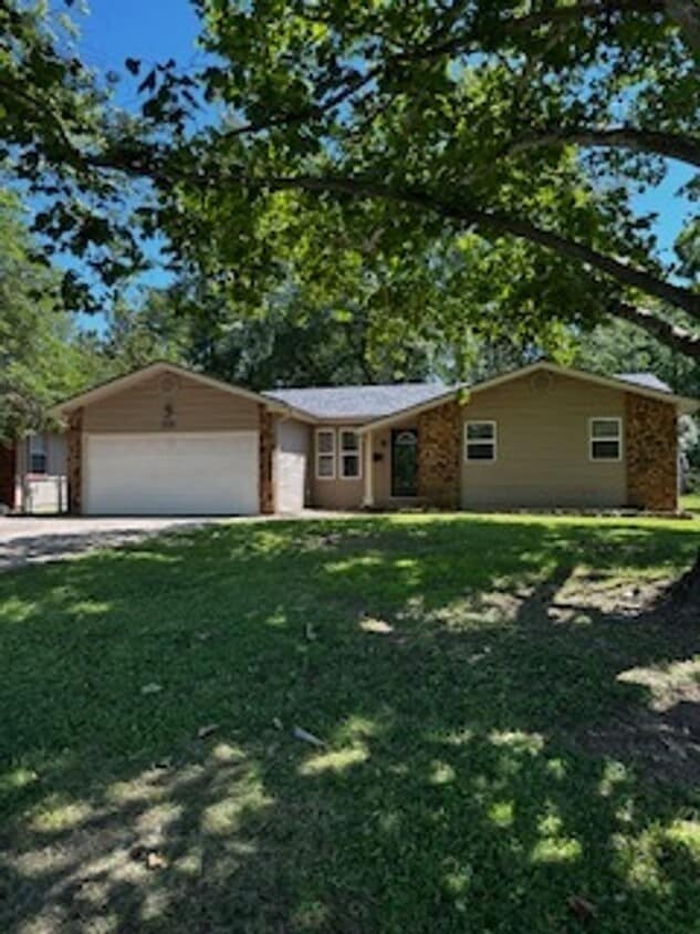 Primary Photo - Fully Remodeled Home!