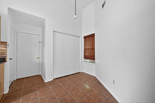 Building Photo - 4726 Hickorygate Dr