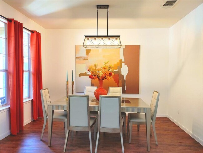 Foto del edificio - 2207 Inks Cove