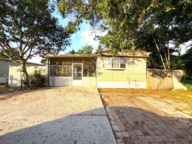 Photo - 240 State St Apartment