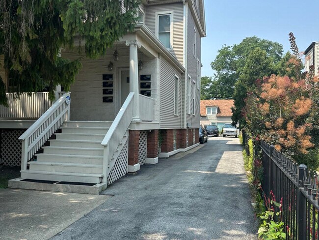Foto del edificio - 4312 N Kedvale Ave
