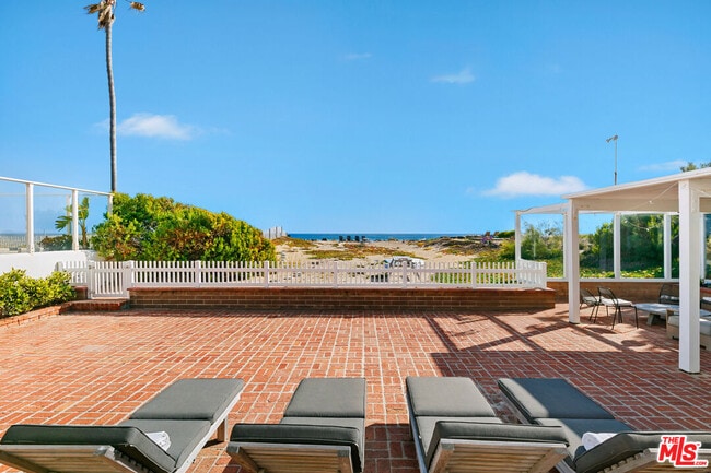 Building Photo - 30830 Broad Beach Rd