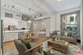 Foto principal - 108 W 2nd St