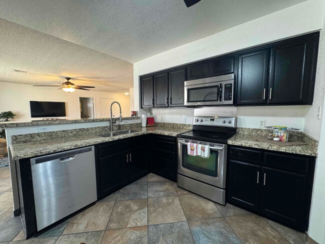 Building Photo - 6105 E 43rd Pl