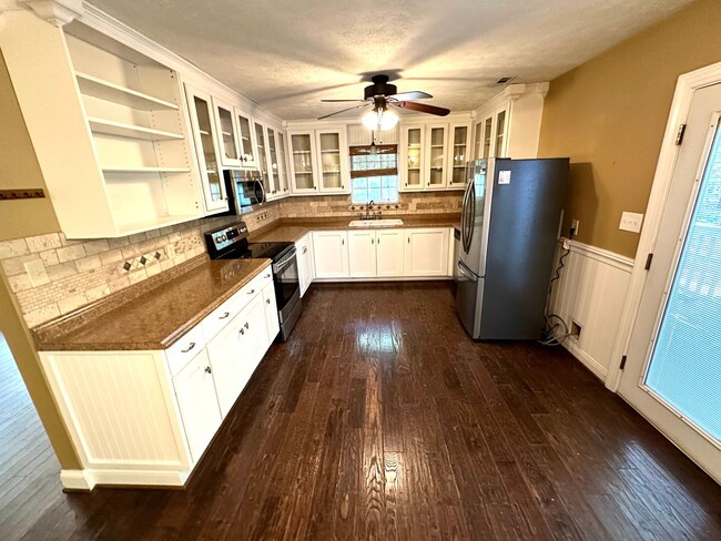 Foto del edificio - 5518 Thompson Dr