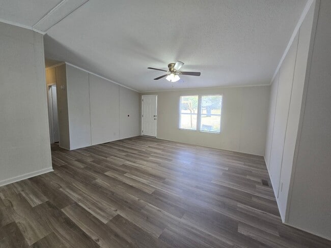 Foto del edificio - New Listing!!