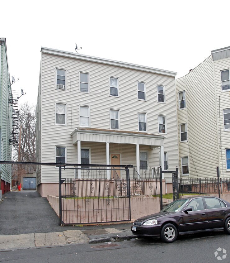 Foto del edificio - 50 Caroline Ave