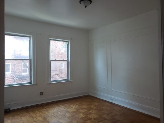 Photo - 09-09 35th Ave Townhome