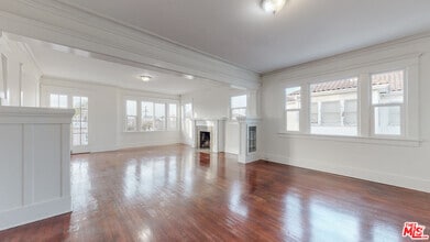 Building Photo - 1438 S Norton Ave
