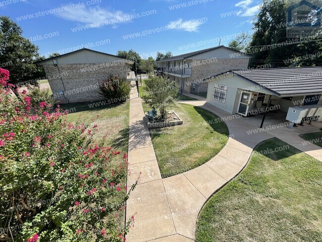 Foto del edificio - 1502 NW Kingsbury Ave