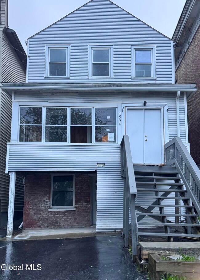 Building Photo - 1556 1st St