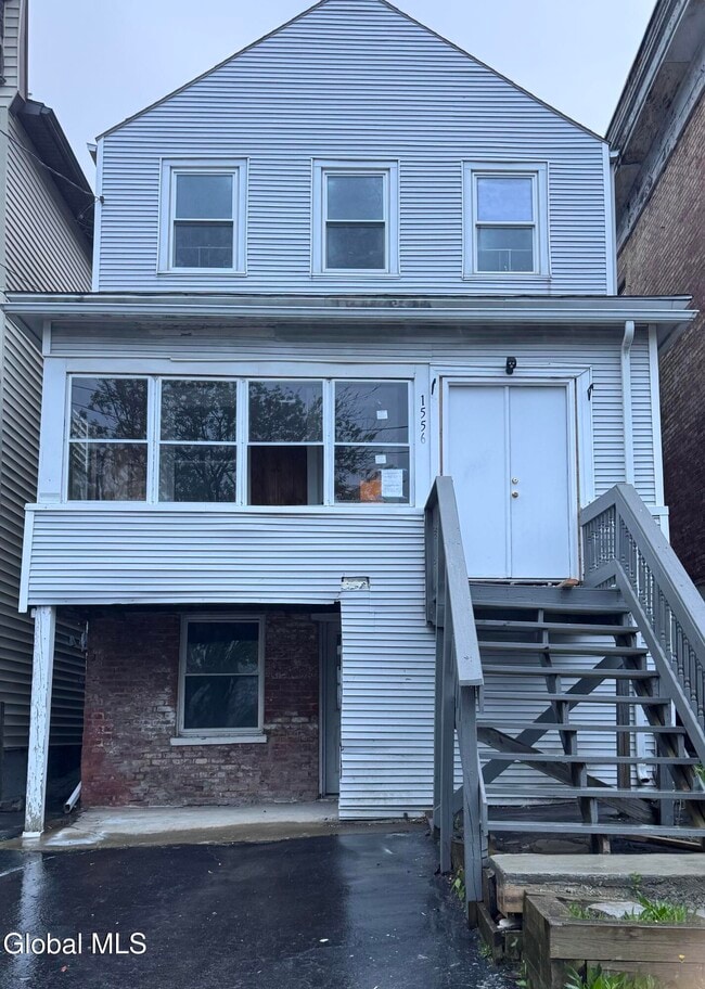 Building Photo - 1556 1st St